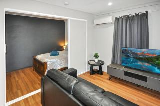 Supersized Studio Inexpensive 1x1 - 3