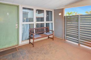 Supersized Studio Inexpensive 1x1 - 2