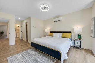 Elegant 2 Story Bloomfield 3 Kings 2 Queens - 9