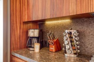 Oceanview Terrace, Pool, BBQ and Designer Touches - 1