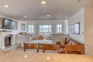 032 - Lakefront Village Escape - Big Bear Getaway - 6