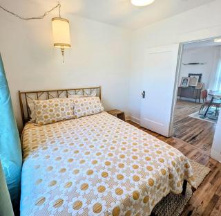 Downtown Hagerman Hot Springs Getaway - 6