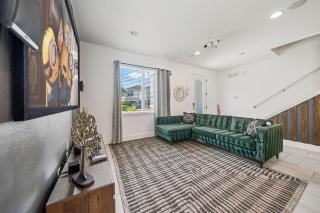 Contemporary 6 Bdrm Home with Private Spa in Encore - 4