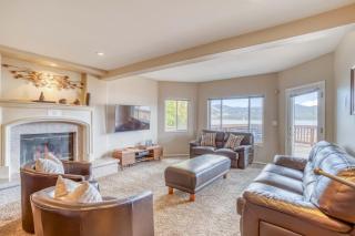 032 - Lakefront Village Escape - Big Bear Getaway - 3