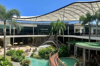 Broadbeach Waterside 2BR Luxury Apt - 1