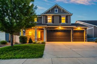 Spacious Family Getaway Near Downtown - 0