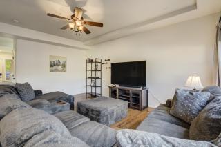 Spacious Family Getaway Near Downtown - 1