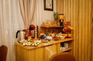 Hermes Petite Maison Hotel - 8