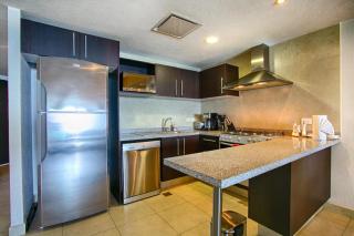 Pools, Gym and Restaurant, Beachfront 1BR - 5