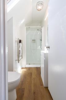 Chic Colourful Loft in the Heart of Merivale - 6