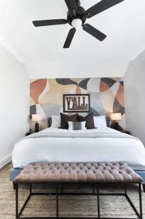 Legends on Lucile - 7