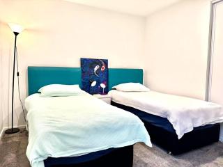 Twin Room in Garden City Christchurch - 2