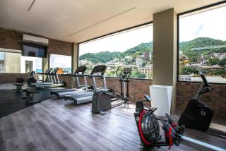2BR with Workspace, Rooftop Pool, Gym and Bar - 7