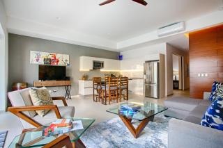 2BR with Workspace, Rooftop Pool, Gym and Bar - 4