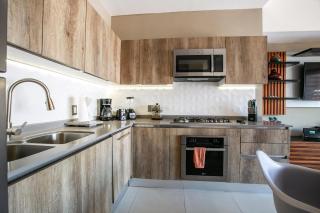 1BR with Rooftop Pool, Bar and City Views in Old Town - 7