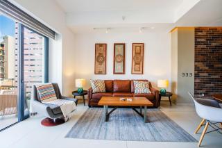 1BR with Rooftop Pool, Bar and City Views in Old Town - 5