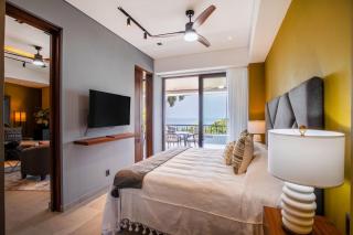 Huge Balcony with BBQ, Rooftop Pool and Ocean Views - 6