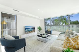 Gledswood Hills Home Near Camden & Campbelltown Golf Views - 9