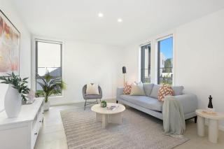 Lakeside Golf Views Gledswood Hills & Camden & Campbelltown - 5