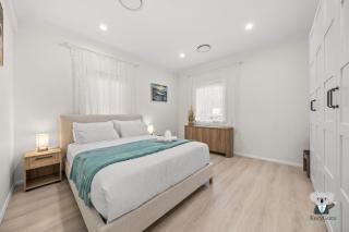 KozyGuru | Erina | Sunny Coastal Escape + Parking - 6