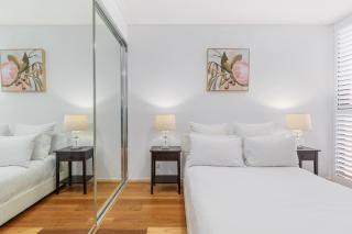 Central Redfern Home with Balcony Escape - 1