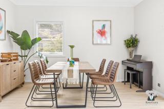 KozyGuru | Erina | Sunny Coastal Escape + Parking - 3