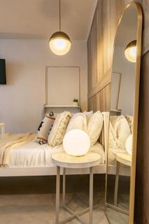 VillaMar Studios Unit 2 by beach & Airport NEW - 8