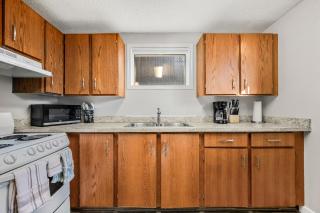 Family Friendly Welcoming Basement Suite - 4