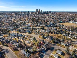 Family Friendly Welcoming Basement Suite - 1