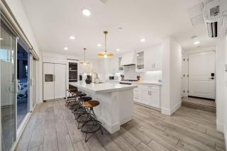 Bayside Delight Just Steps to Water - 2