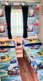 G7 Jeans Caravan - 1