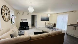 Two bedroom coach house in brooklands - MK - 6