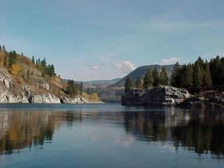 Luxurious Bed and Breakfast Suite for One or Two Couples near Kettle Falls, Washington - 2