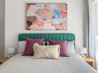 Tropical Vibes in North Manly AC and FREE Parking - 8