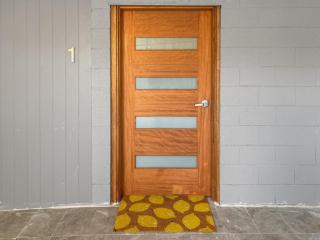 Tropical Vibes in North Manly AC and FREE Parking - 7