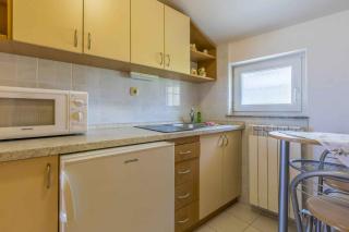 Holiday Homes in Selce 41669 - Selce - 0