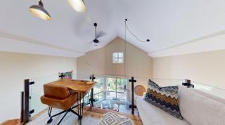 Fully Renovated Slopeside Penthouse Loft - 5