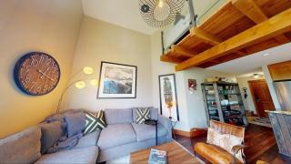 Fully Renovated Penthouse Loft - 5 min walk to lift - Hot tub - Fernie - 8