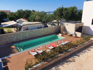 Apartments in Sv. Filip i Jakov 53580 - 1