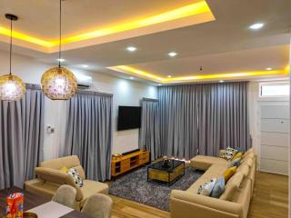 Modern Serene 7-Guest Townhome - 0