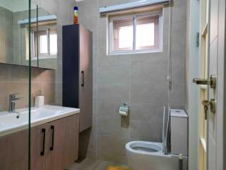 Modern Serene 7-Guest Townhome - 9