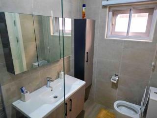 Modern Serene 7-Guest Townhome - 1