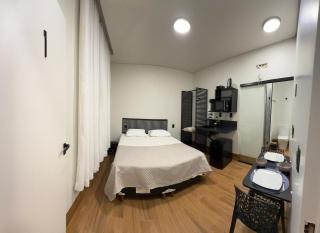 1Kitnet ao lado da Praça Leonardo Venerando - 0