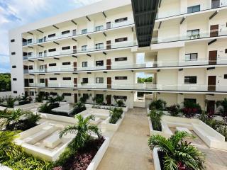 Two-Bedroom Deluxe Condo with Balcony - 0