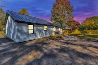 Stylish Getaway Near Knoxville, Airport & The Smokies - 2