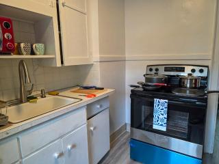 Cute 2 Bedroom Apartment 7 minutes from the falls! - 5