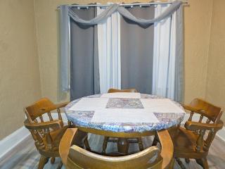 Cute 2 Bedroom Apartment 7 minutes from the falls! - 3