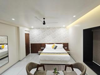 The Sapphire Hotel - 7