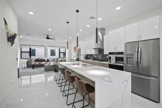 Sunny 4BR Sarasota Retreat With Hot Tub & Rooftop - 2