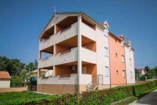 Apartments in Sv. Filip i Jakov 53582 - 1